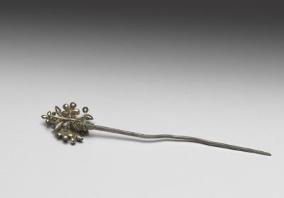 图片[2]-Silver hairpins with inlaid floral decoration of European glass, Daoguang reign (1821-1850), Qing dynasty-China Archive